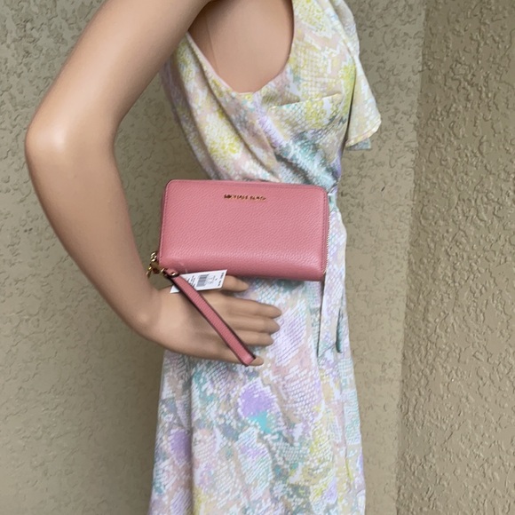 Michael Kors Jet Set Travel LG Flat MF Phone Case - Picture 14 of 16